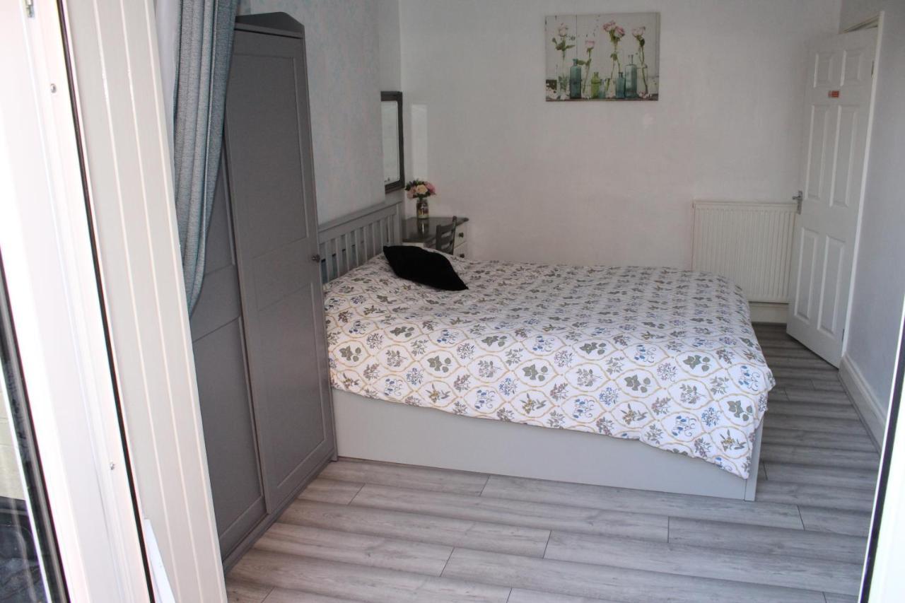 U-Din Homes Уэймут Экстерьер фото